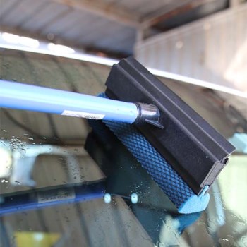 Ettore Auto Squeegee with Scrubber   20"